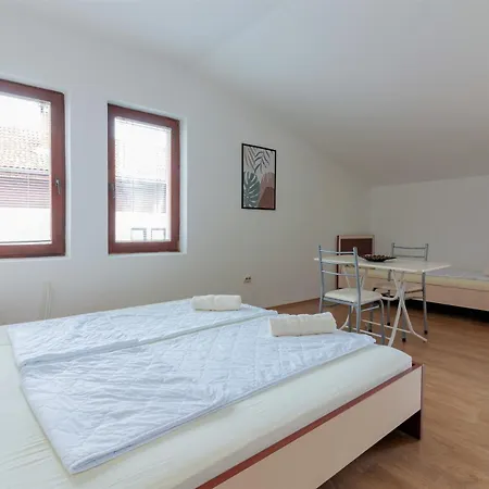 Guest house Serafimoski *